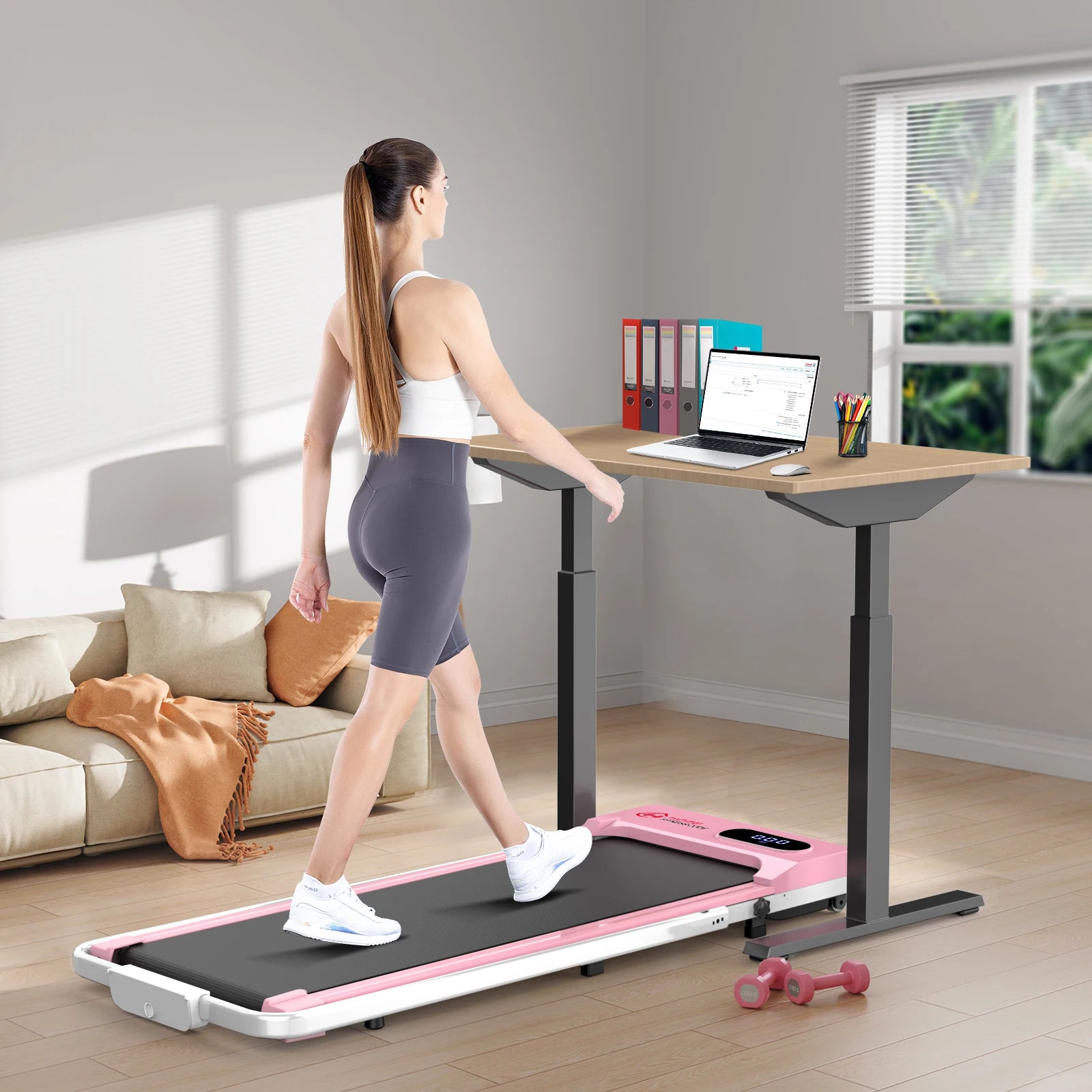 Femme sur tapis de marche pour maigrir